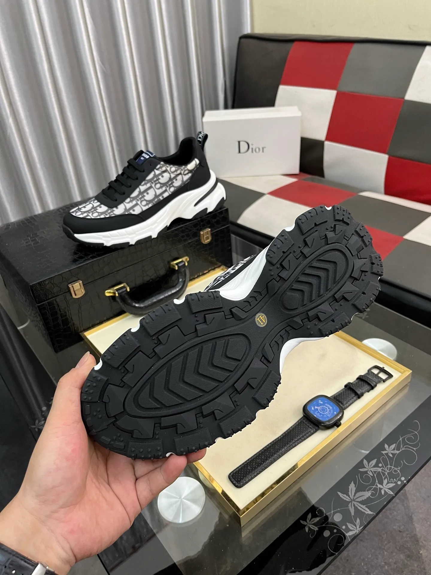 Men's men's shoes 💰458⌚️⌚️[Dior] 25ss new product B01 moral training shoes. The toe size design is a bit wider. The upper foot comfort is perfect. The threads are beautiful. Perfectly adaptable to trousers. Decorated with various classic details. Ideal for daily styling. Can be matched with various casual items to create exquisite looks. Fabric: top layer cowhide/lining sheepskin TPU original outsole Code number: 38-442️⃣Colors available